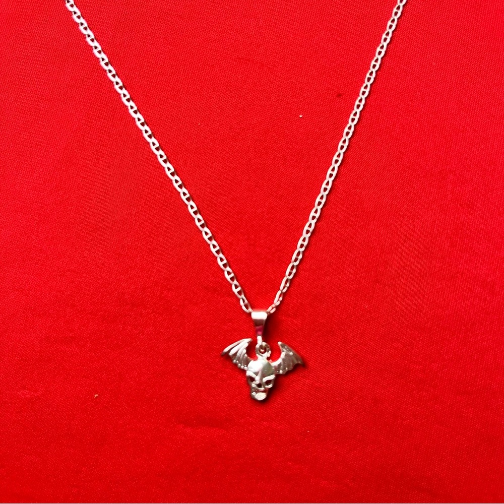Silver Winged Skull Pendant and‎ chain Necklace - Picture 10 of 10